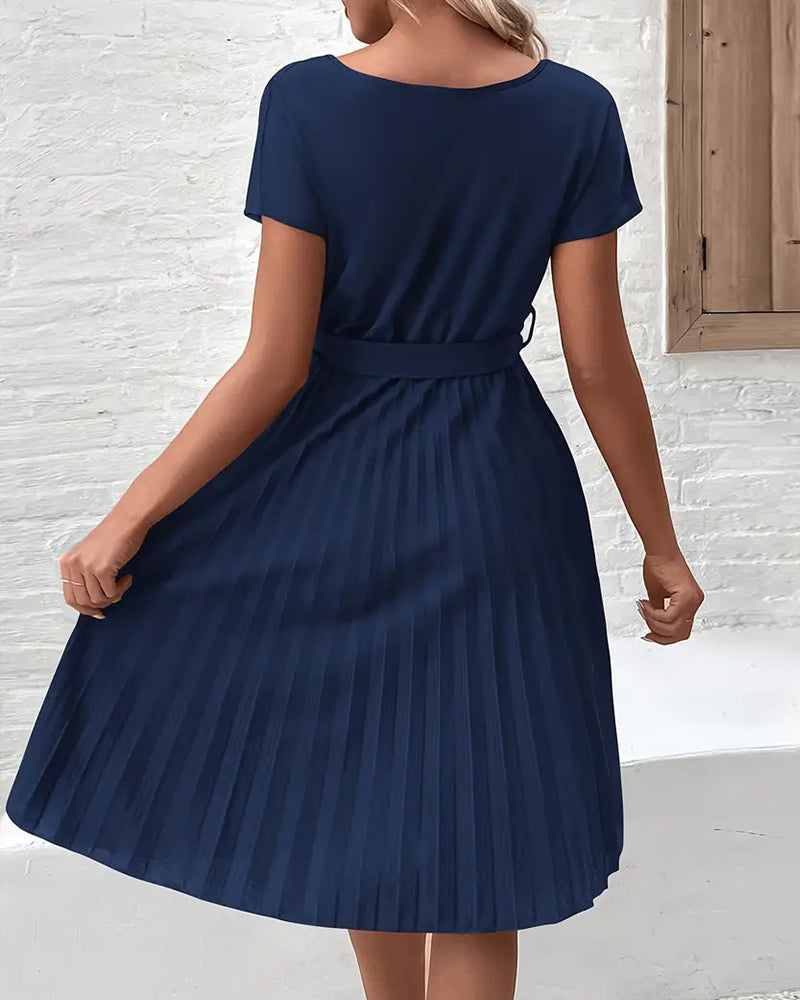 Robe élégante à bretelles plissées de couleur unie