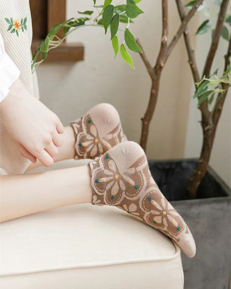 Chaussettes en coton à motif floral en relief pour femmes