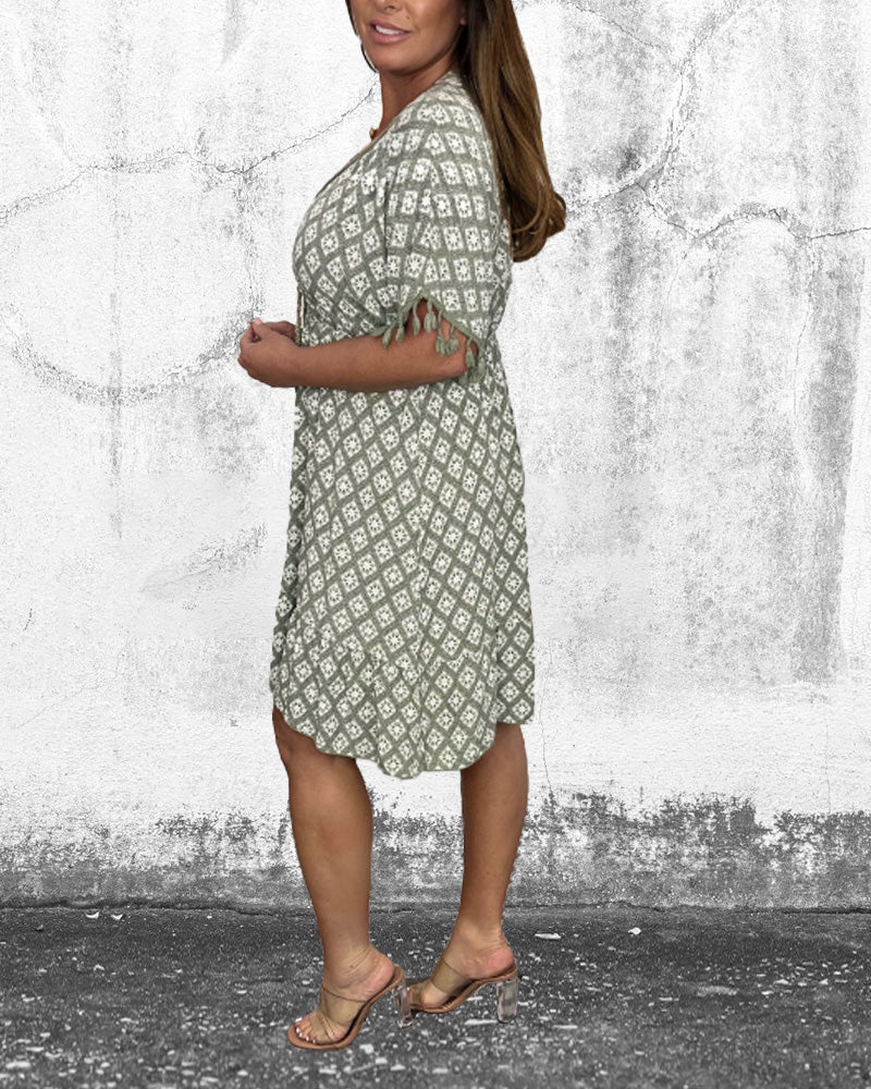 Robe à manches mi-longues avec col en V