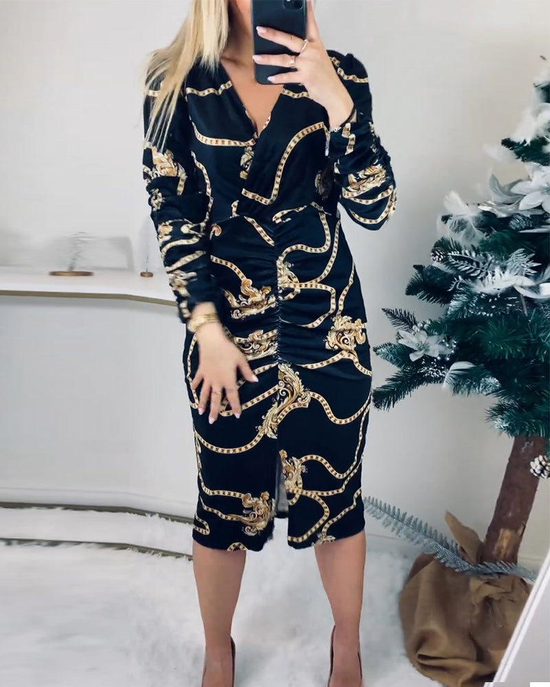 Robe avec fente et taille cintrée