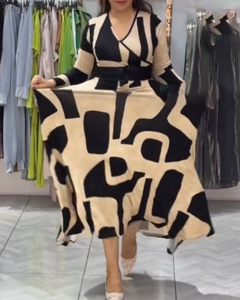 Robe élégante à manches longues et col en V