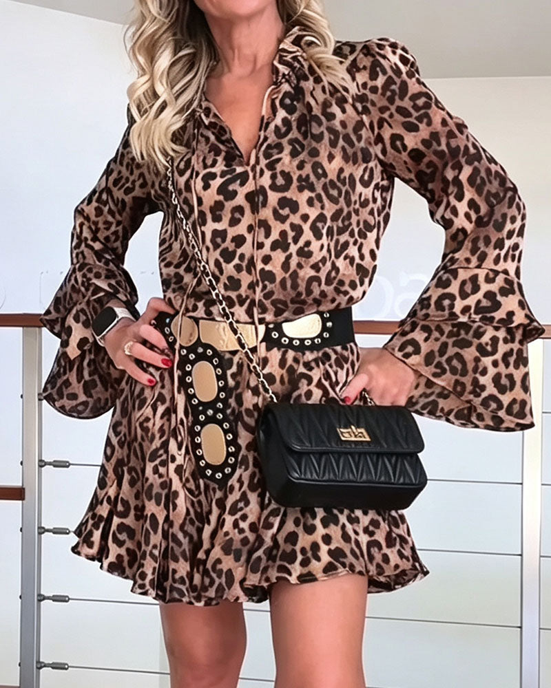 Robe Col V Imprimé Léopard Laçage Courte