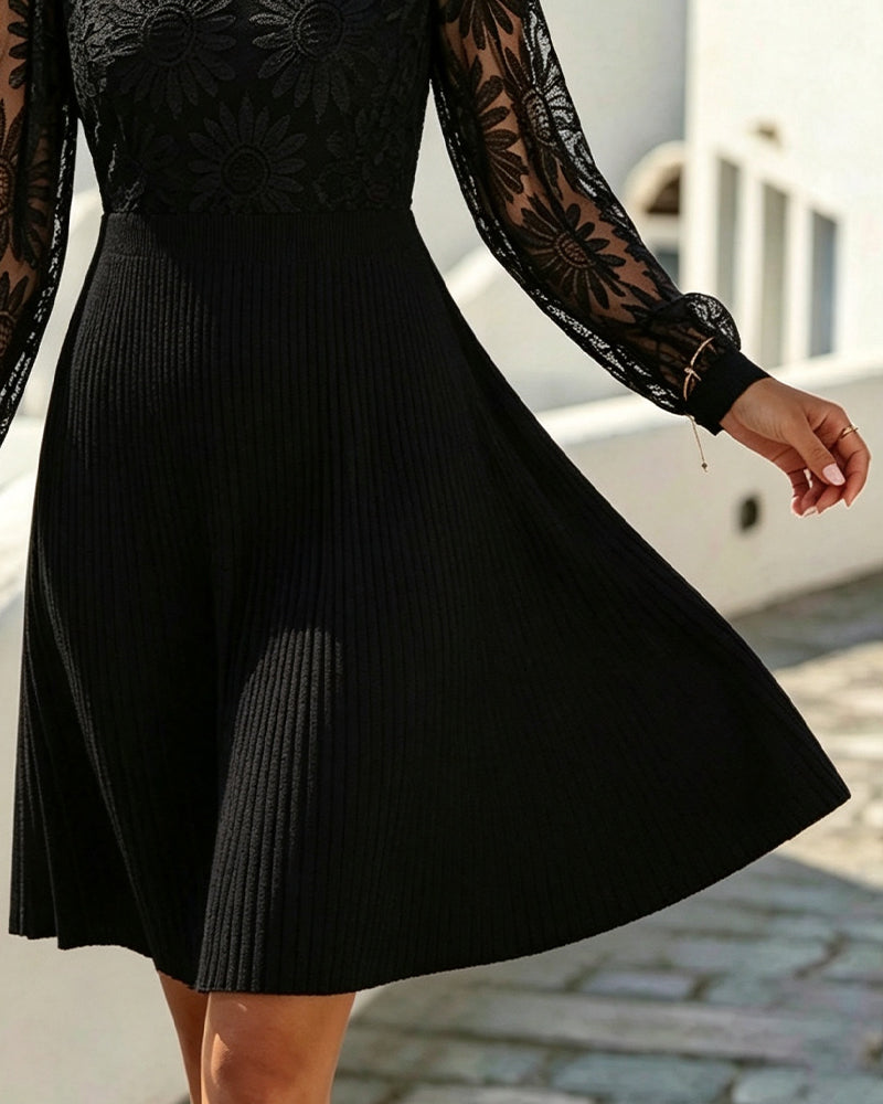 Robe Col Rond Dentelle Patchwork Plissé