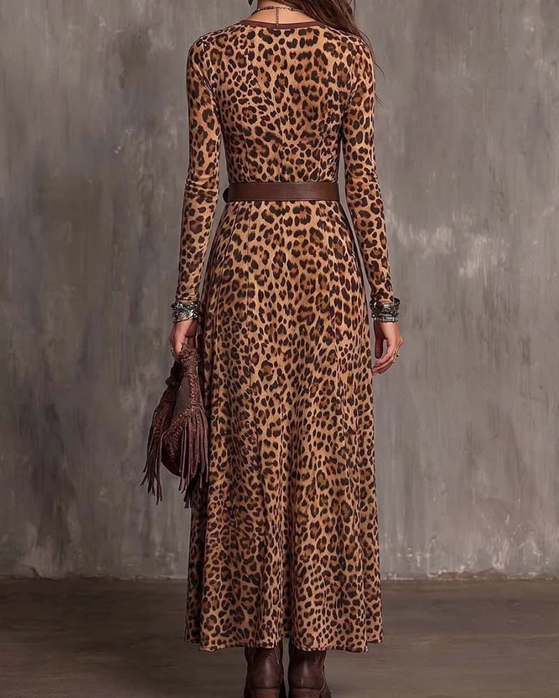 Robe Imprimé Léopard Col En V Avec Fente