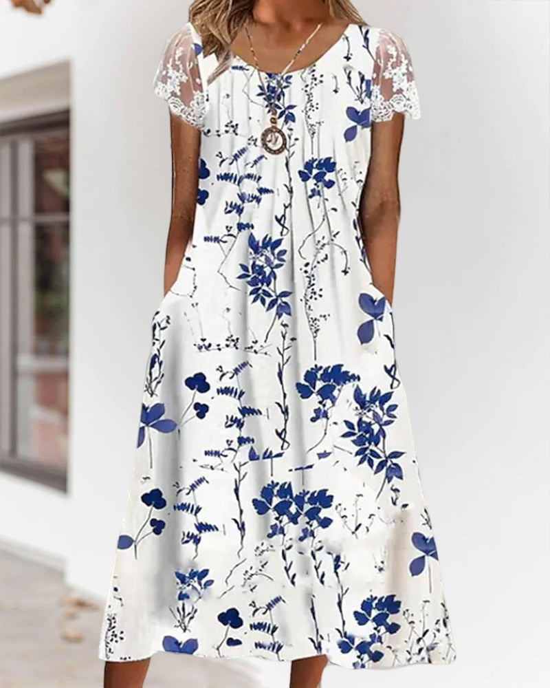 Robe fleurie avec manches en dentelle