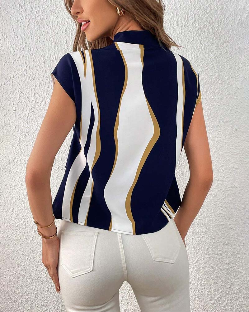 Blouse à lacets à manches courtes et imprimé contrasté