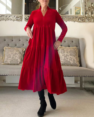 Robe avec col en V et empiècements