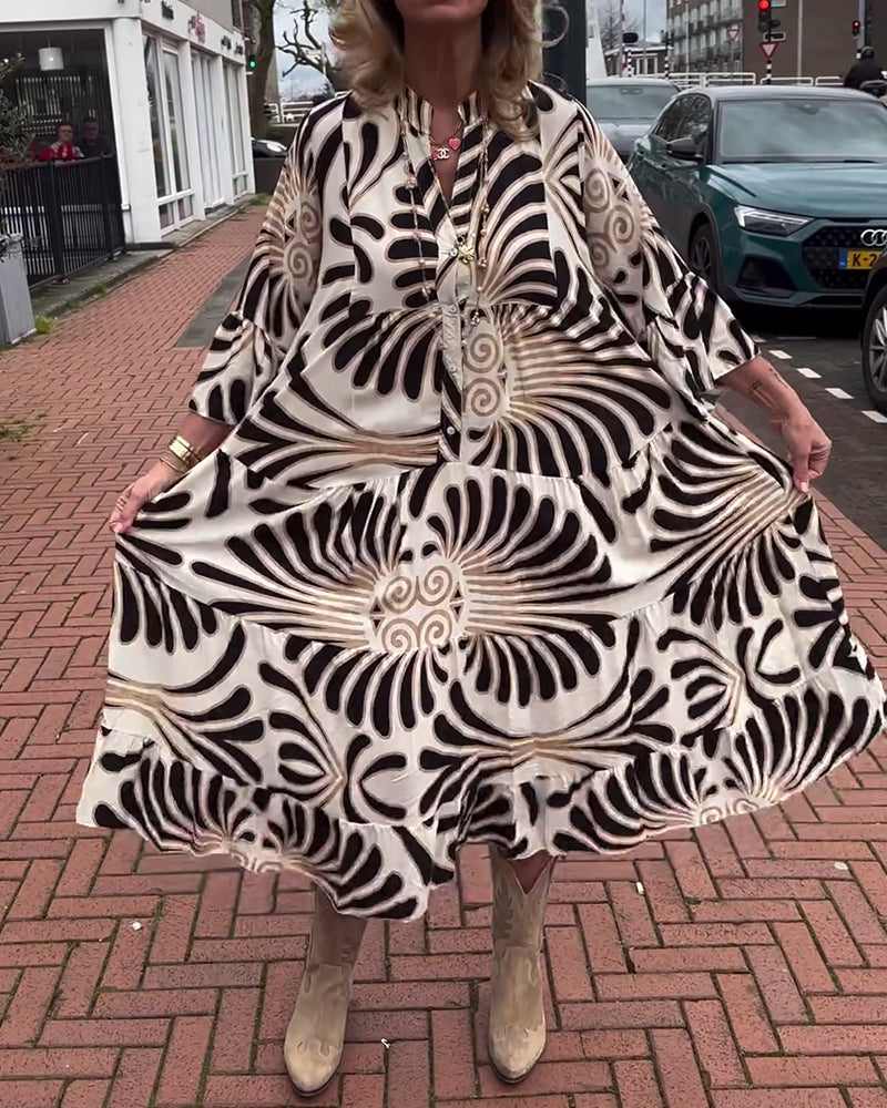 Robe à col V et manches évasées