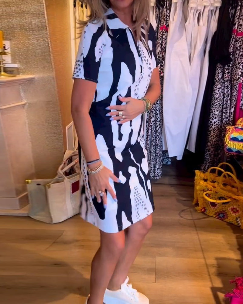 Robe imprimée à manches courtes et revers