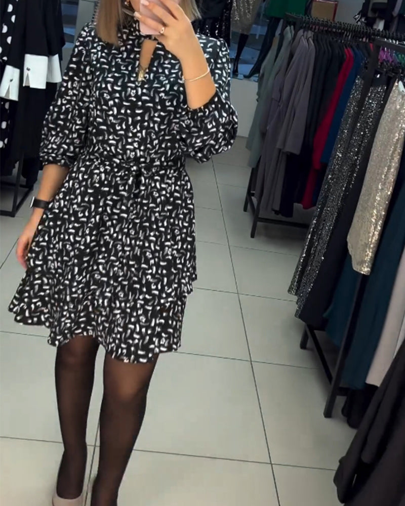 Robe découpée imprimée élégante