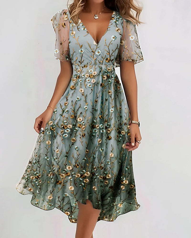 Robe Col V Florale Croisée Taille Haute Sheer