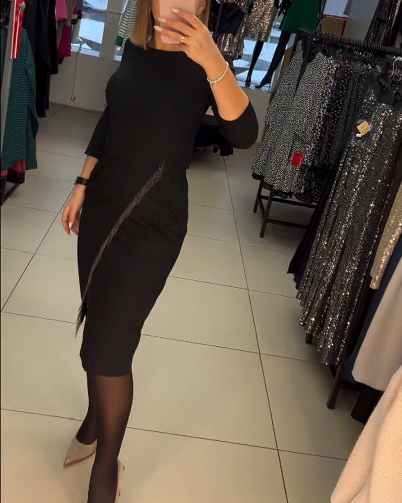 Robe fendue à col rond