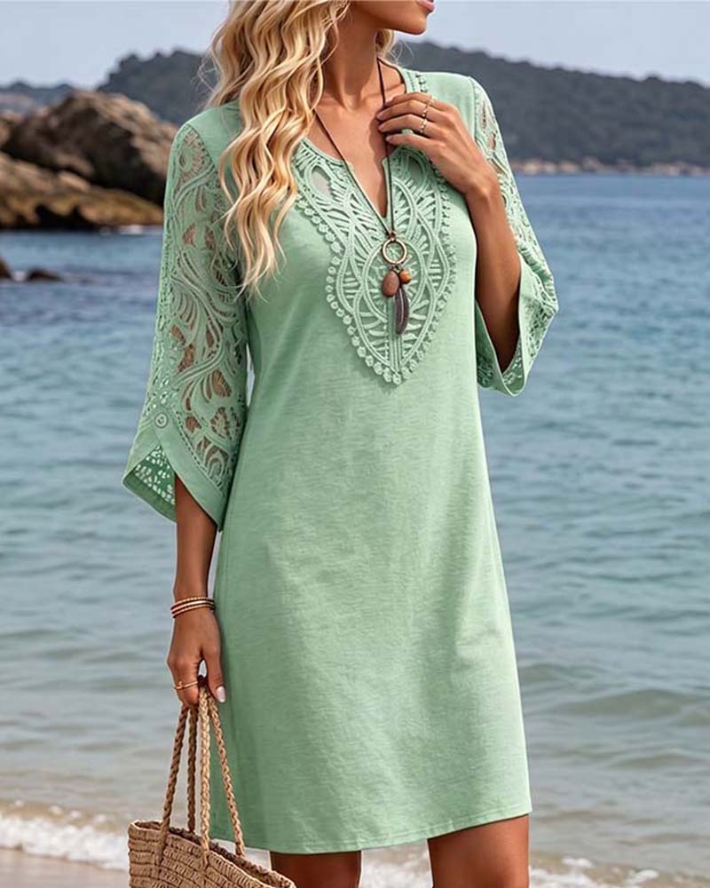 Robe Col-V Dentelle Uni