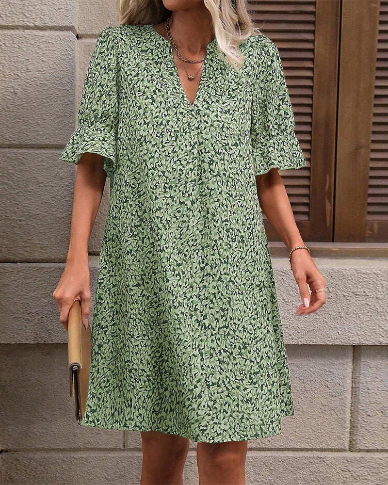 Robe élégante imprimée col V