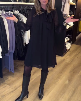 Robe à manches longues à la mode de couleur unie