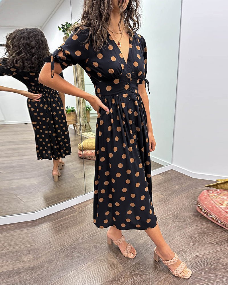 Robe à décolleté V profond et à pois