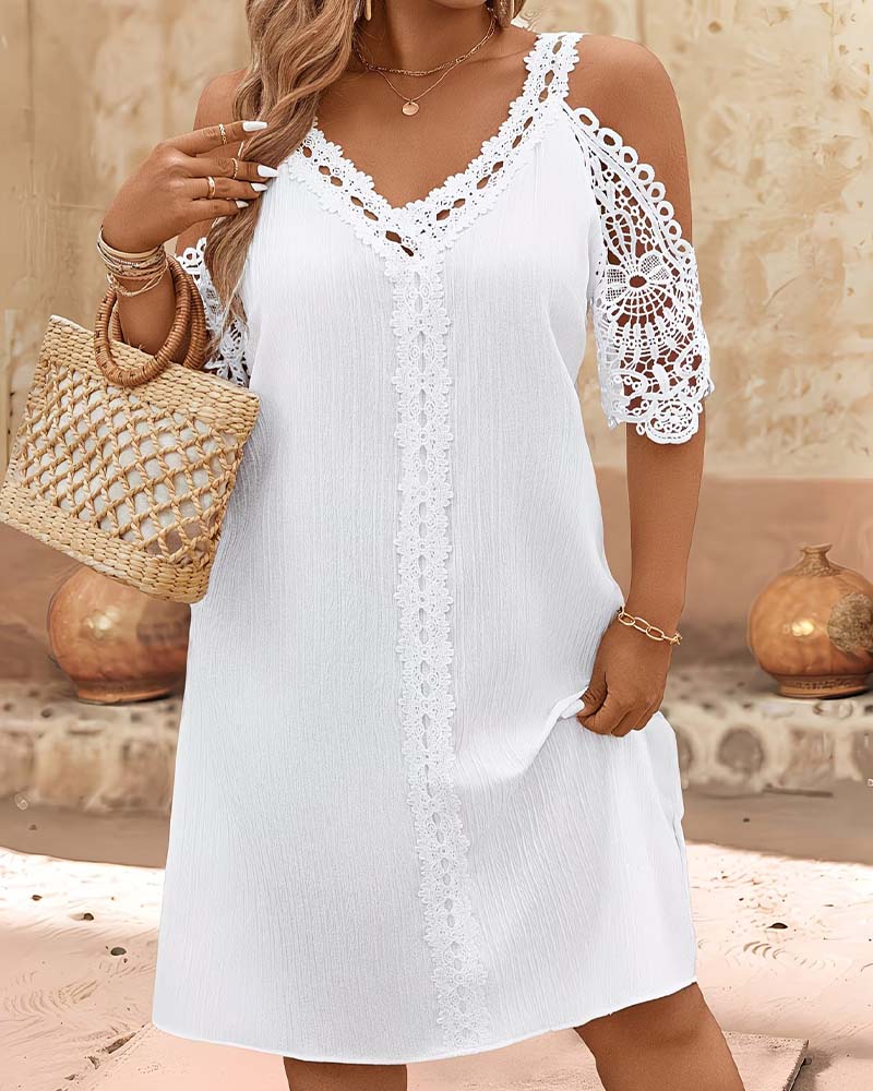 Robe Col V Dentelle Off-Épaule Mini