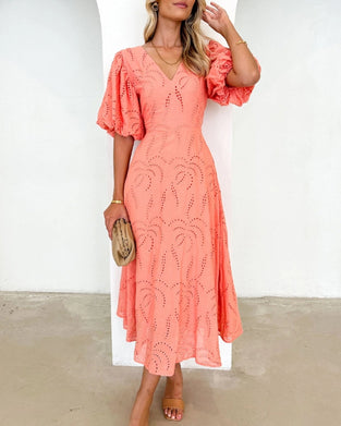 Robe creuse ample de couleur unie