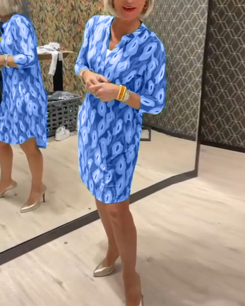 Robe imprimée à col en V et manches trois-quarts
