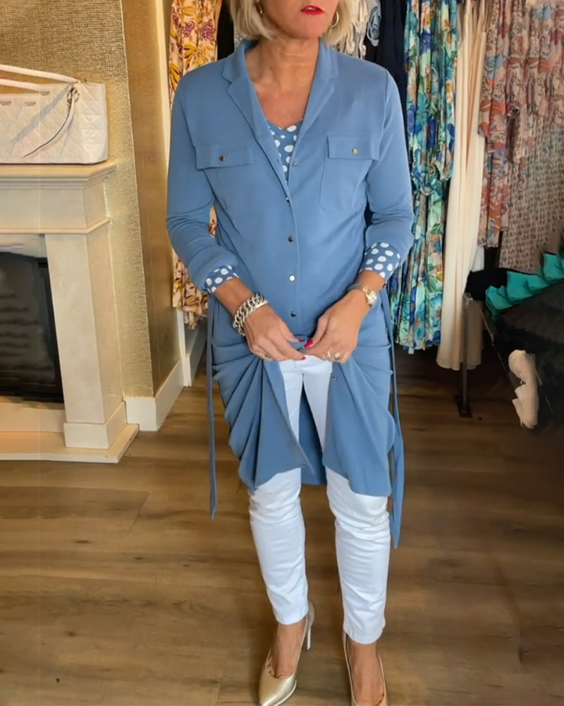 Manteau boutonné avec une couleur unie décontractée