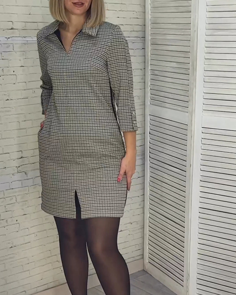 Robe avec col V, manches longues et fente