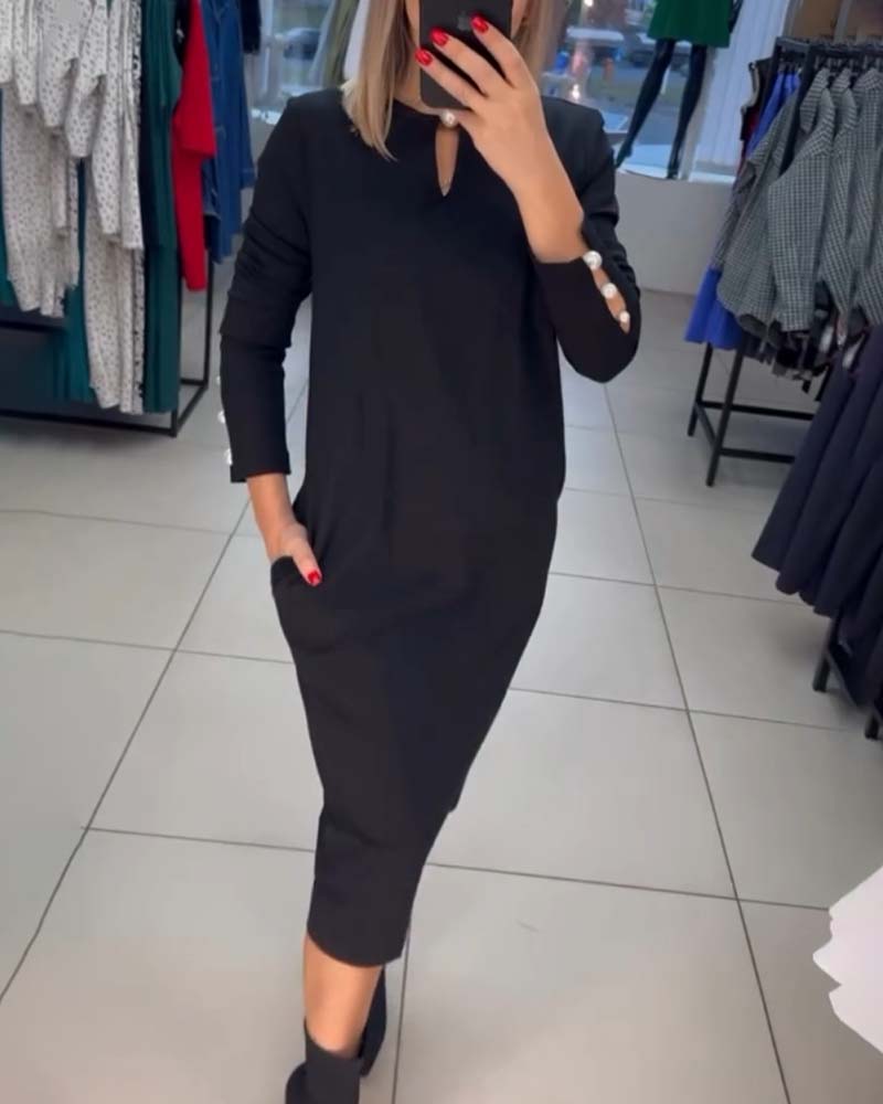 Robe élégante avec boutons en perles