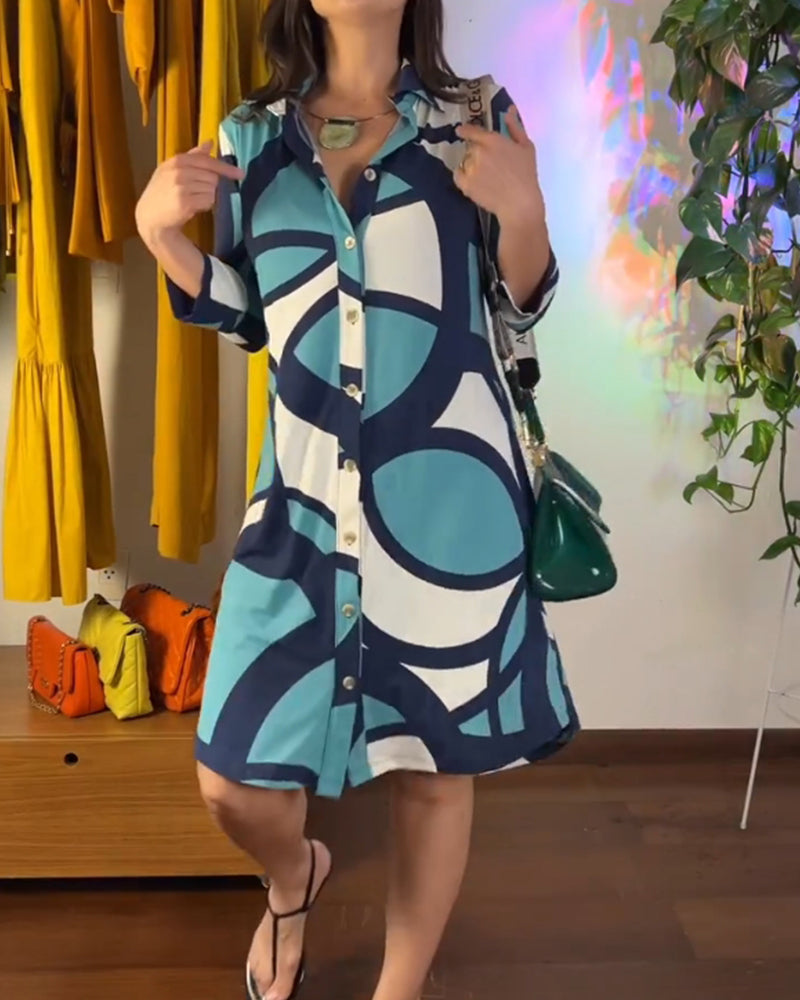 Robe à manches longues et boutons et imprimé