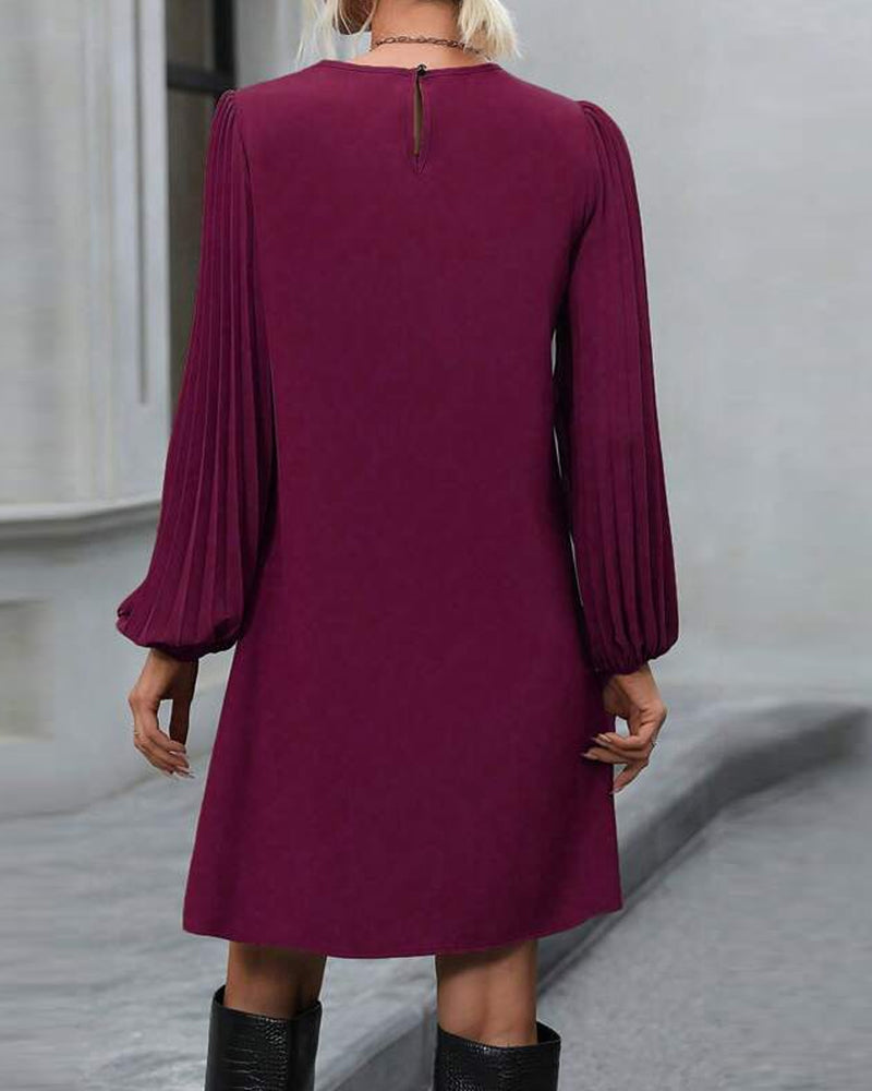 Robe au style élégant et de couleur unie