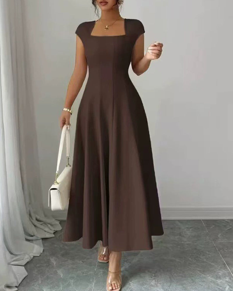 Robe Col Carré Manches Courtes