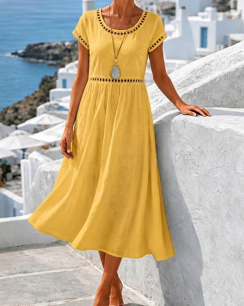 Robe Découpé Taille Col Rond Coupe A Longue