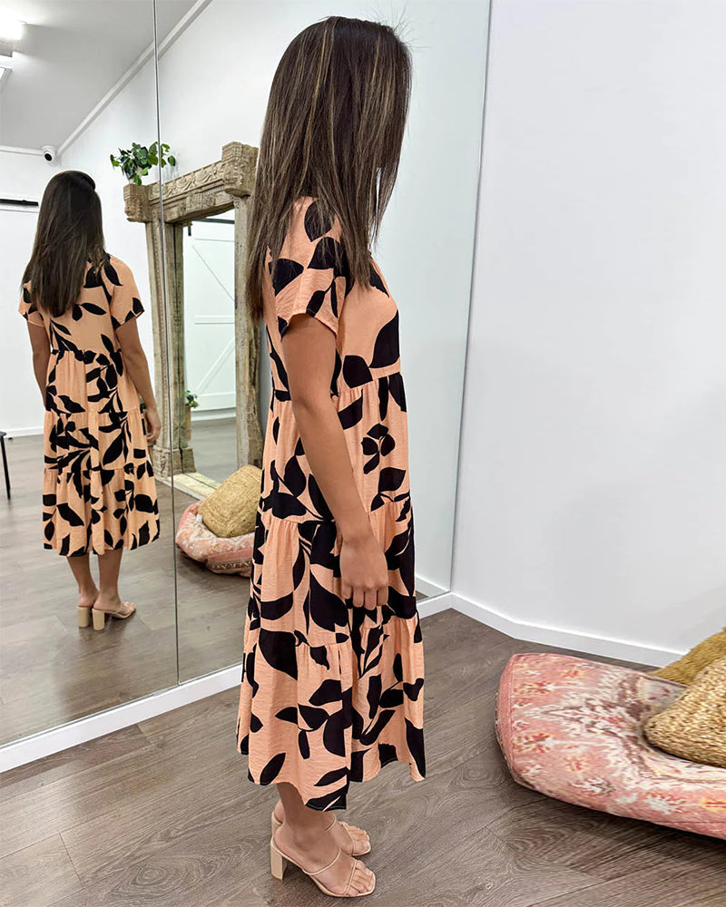 Robe avec poches et revers et imprimé