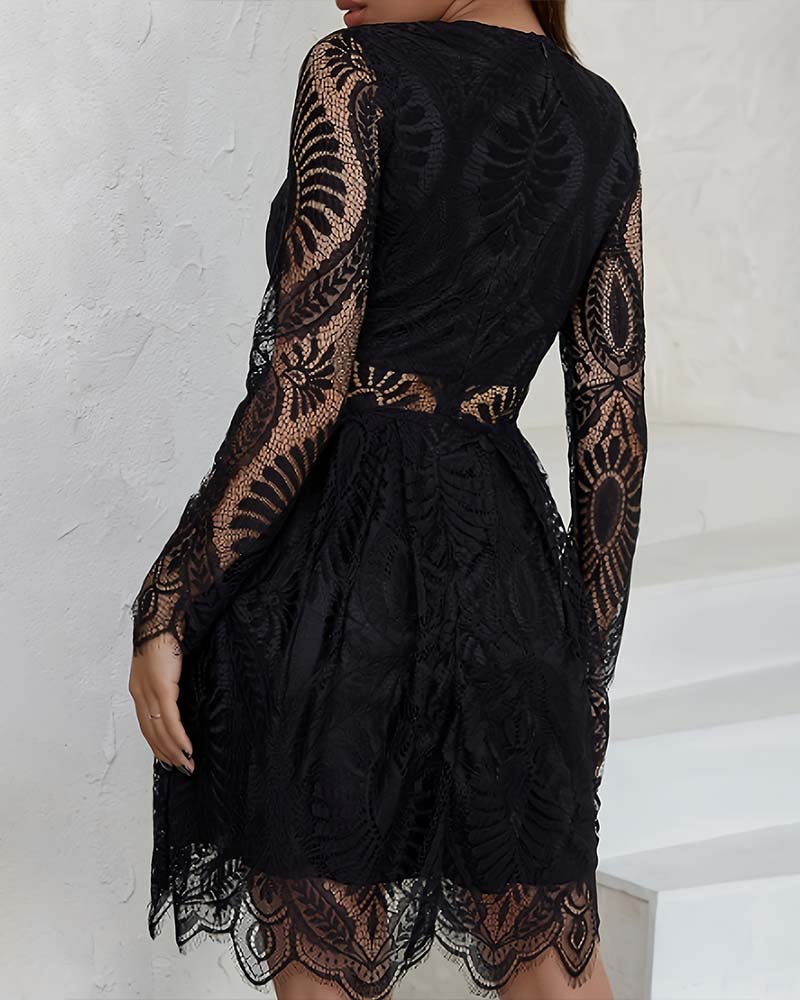 Robe Col Rond Dentelle Découpée Taille