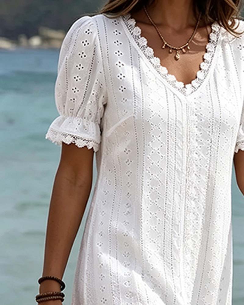 Robe Unie Col V Dentelle Patchwork Manche Ballon