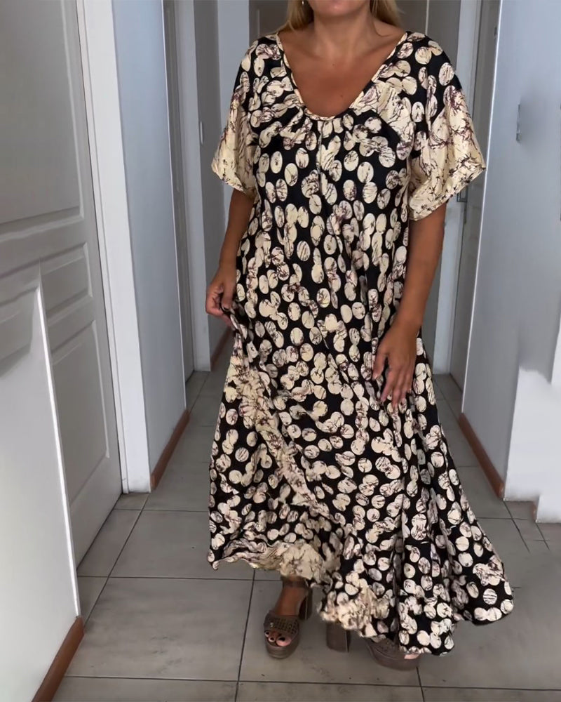 Robe imprimée à manches courtes et col en V