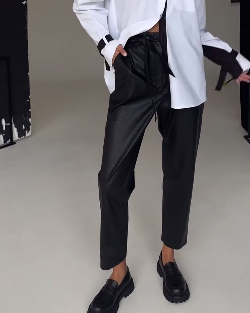 Pantalon svelte en cuir coupe svelte