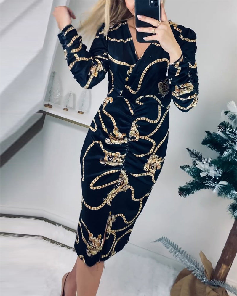 Robe avec fente et taille cintrée