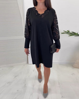 Robe élégante en dentelle à col en V