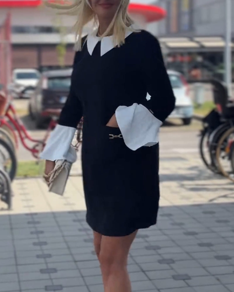 Robe élégante à revers contrastés et manches cloche