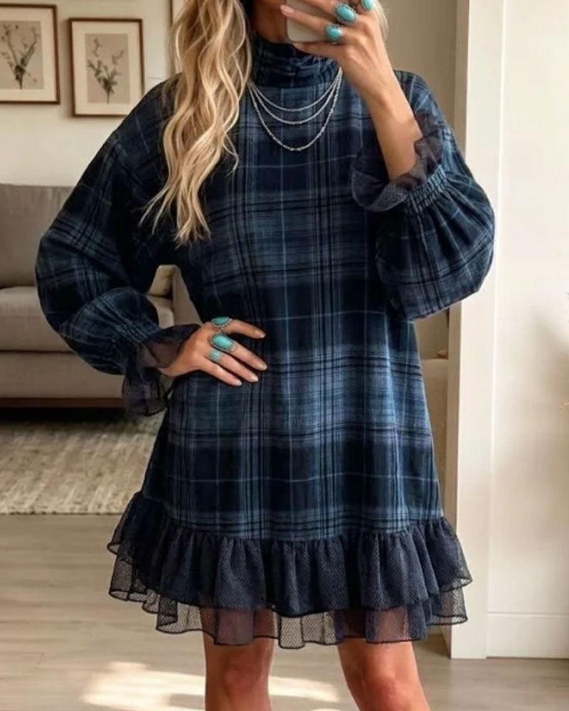 Robe À Carreaux Demi Col Roulé Volant