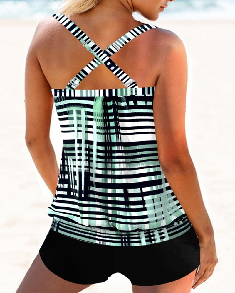 Maillot de bain tankini conservateur et rayé