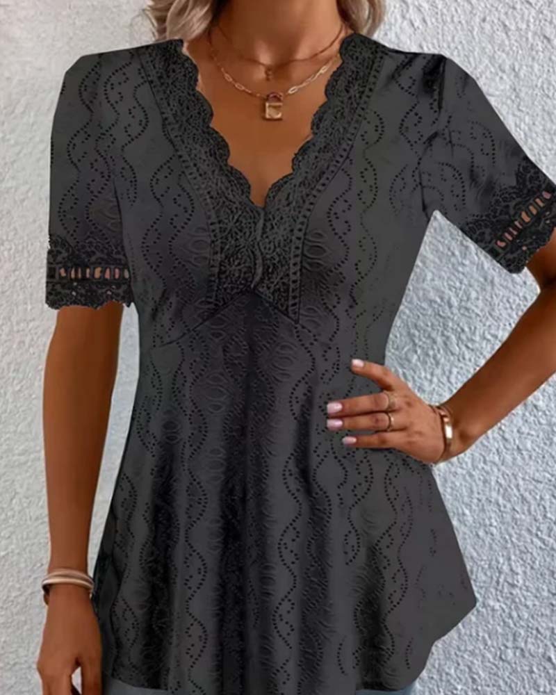 Blouse Dentelle Col En V Découpée