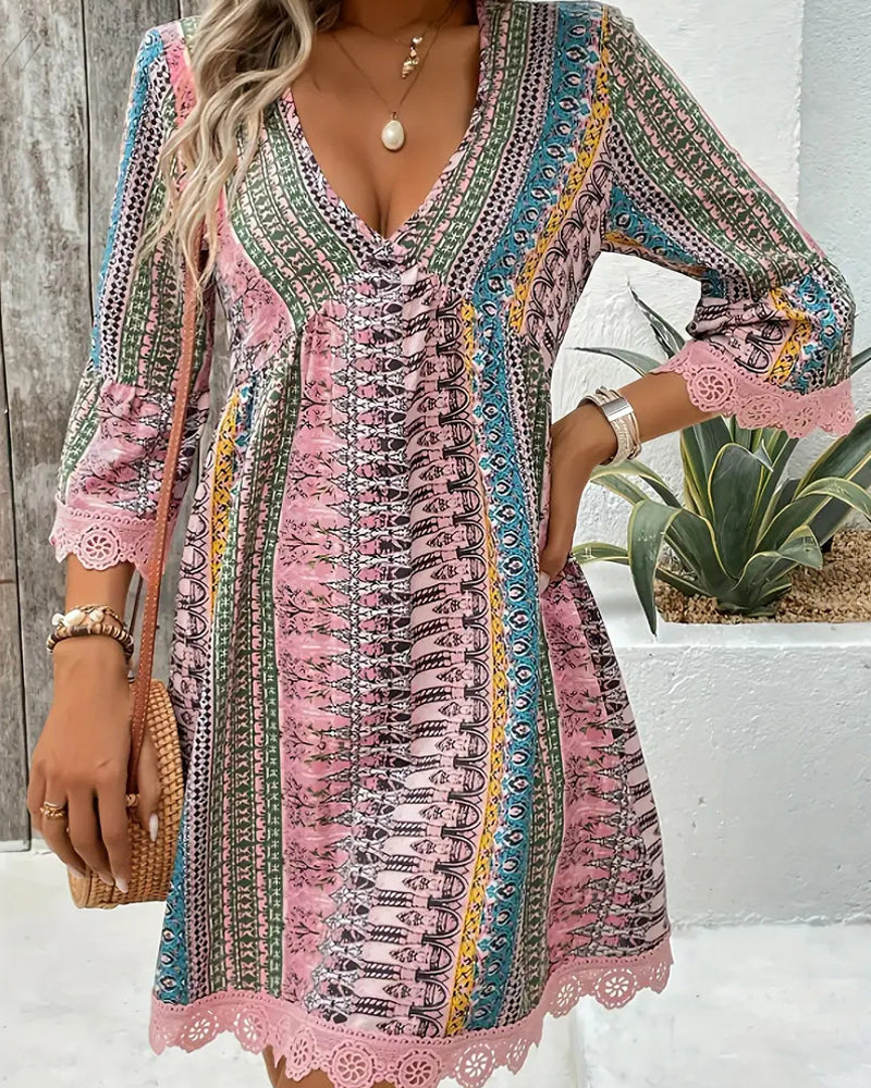 Robe Col En V Dentelle Manches Trois-Quarts