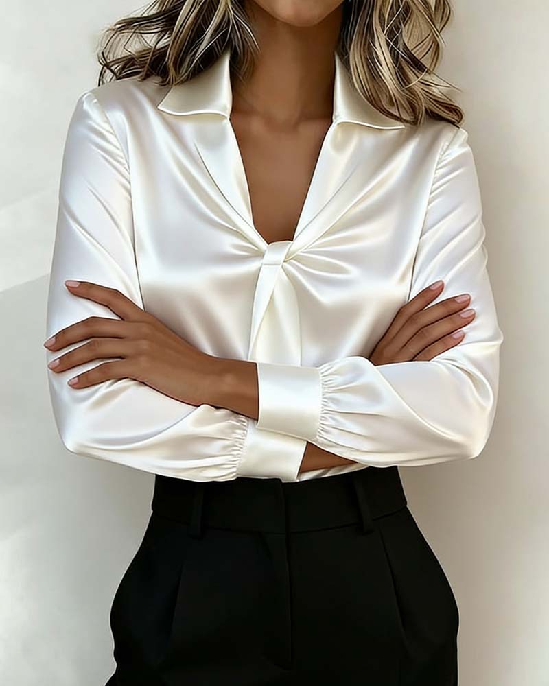 Chemise stylée unie à col en V