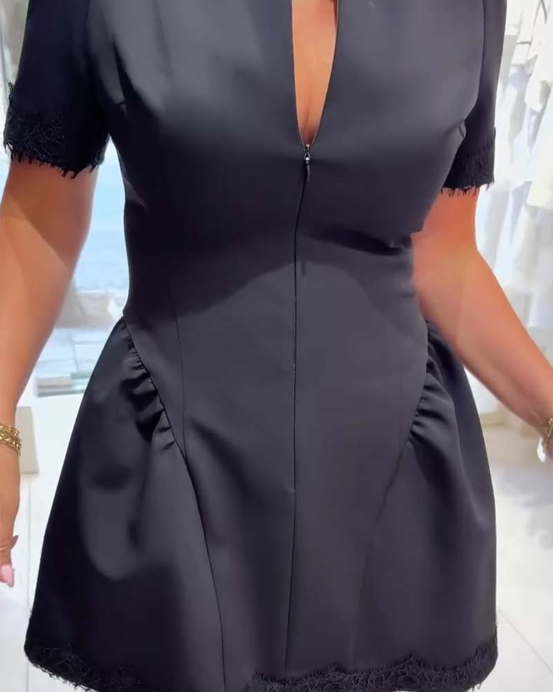 Robe Col V Manches Courtes