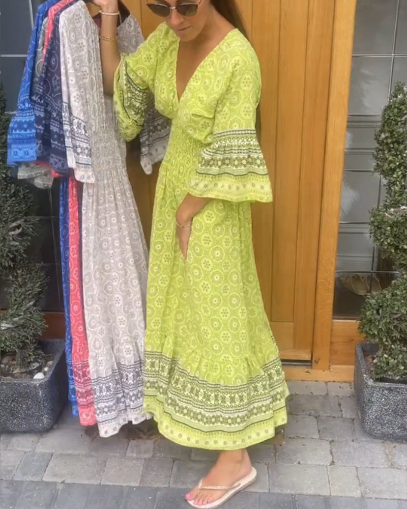 Robe longue à manches évasées en V profond