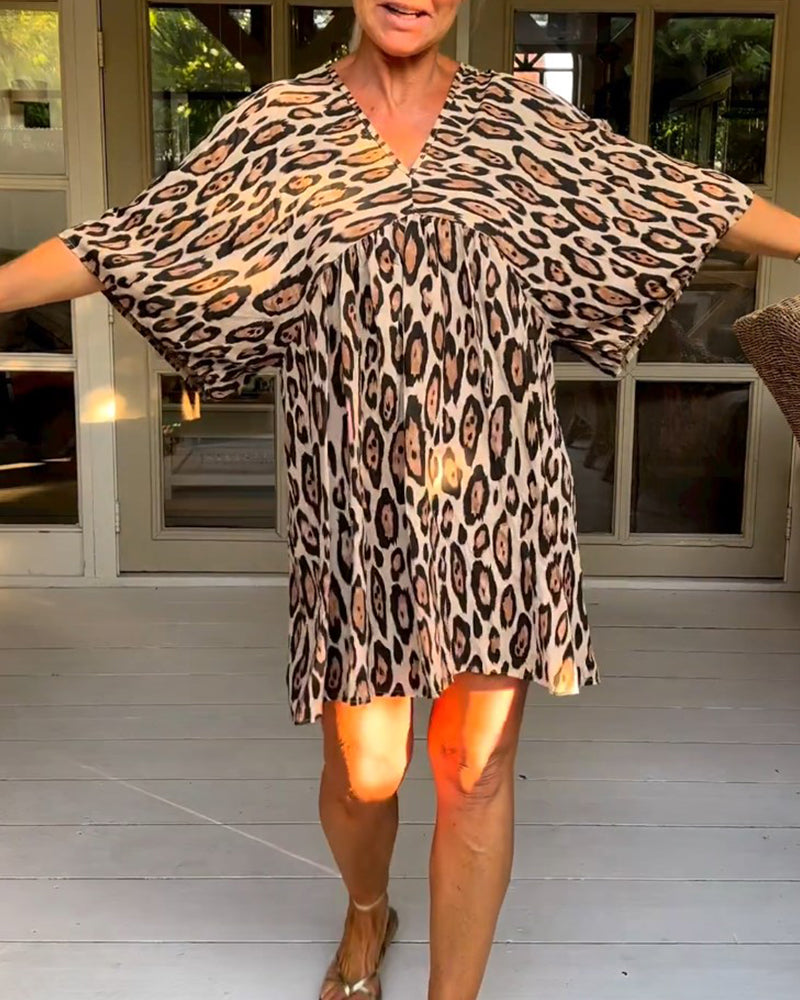 Robe léopard col V