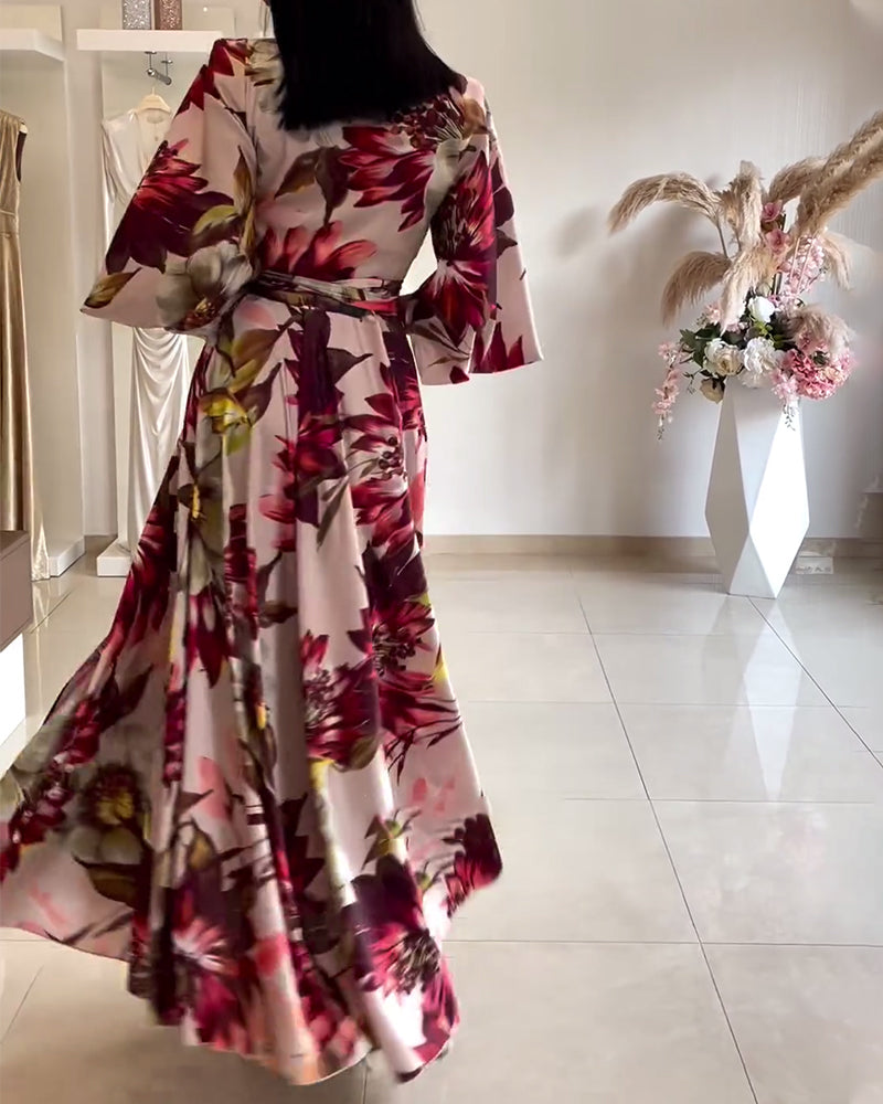 Robe à lacets et manches trois-quarts à imprimé floral