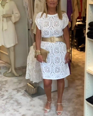 Robe à découpes de couleur unie à col rond