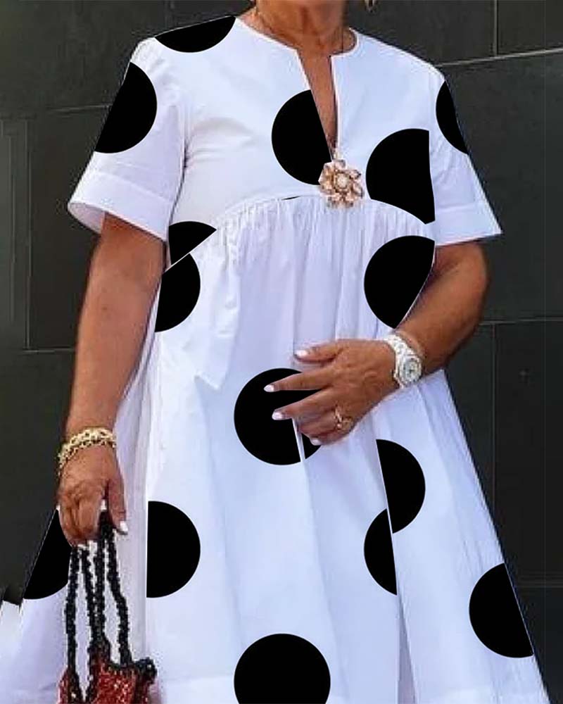 Robe décontractée à pois à manches courtes