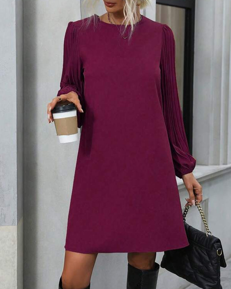 Robe au style élégant et de couleur unie